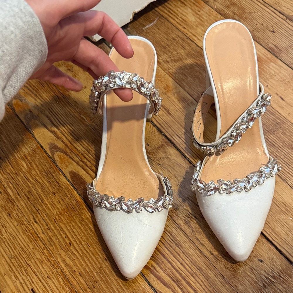 Elegant White Embellished Women's heels - Picture 2 of 5